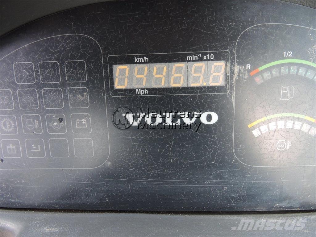 Volvo L30B Kolové nakladače