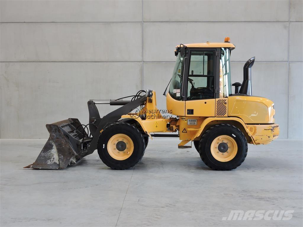 Volvo L30G Kolové nakladače