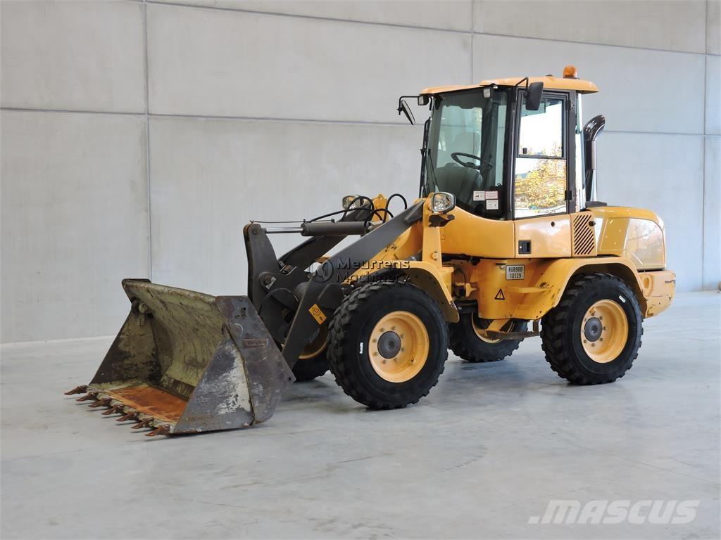 Volvo L30G Kolové nakladače