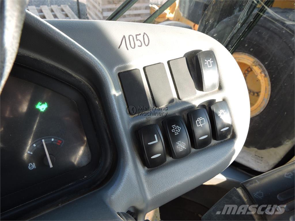 Volvo L30G Kolové nakladače