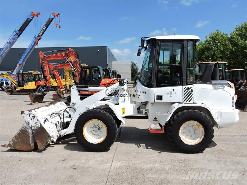 Volvo L30G + FORK Kolové nakladače