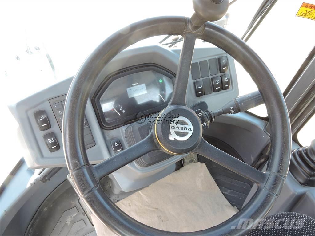 Volvo L30G + FORK Kolové nakladače