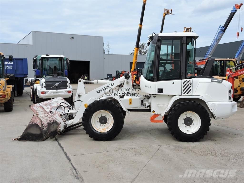 Volvo L30G + FORK Kolové nakladače