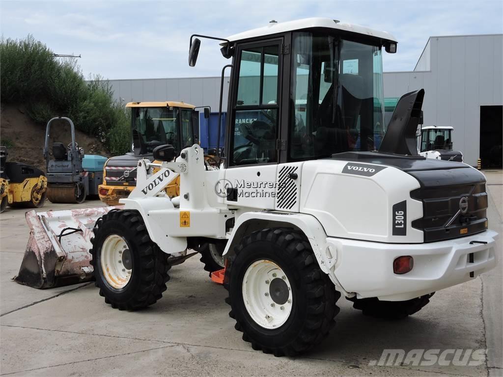 Volvo L30G + FORK Kolové nakladače