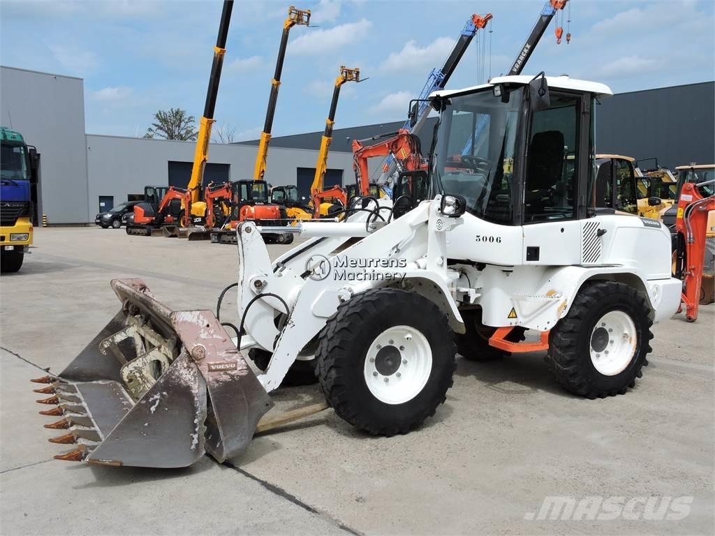 Volvo L30G + FORK Kolové nakladače