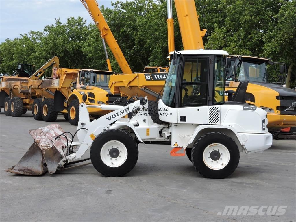 Volvo L30G + FORK Kolové nakladače
