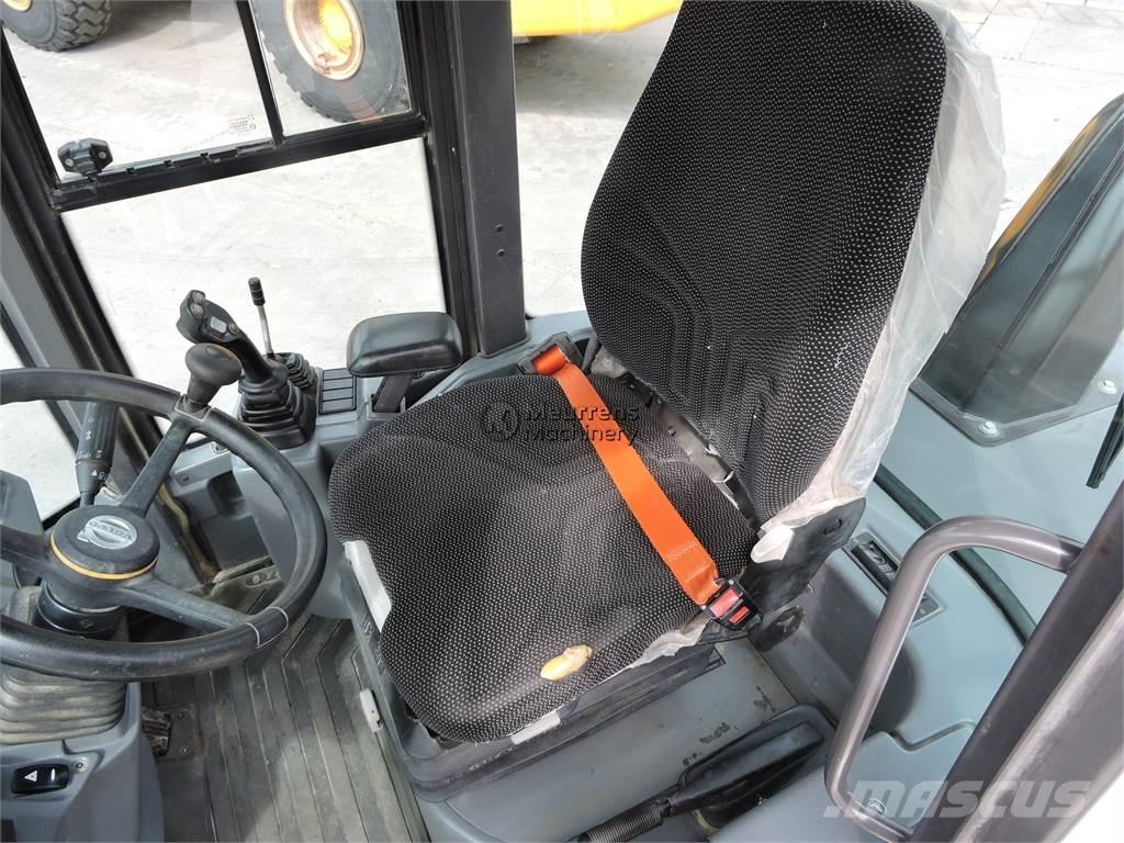Volvo L30G + FORK Kolové nakladače