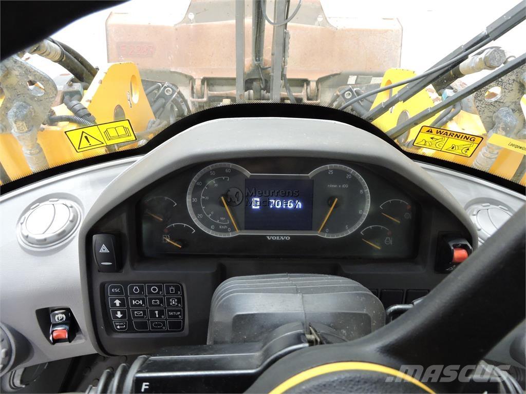 Volvo L90H Kolové nakladače