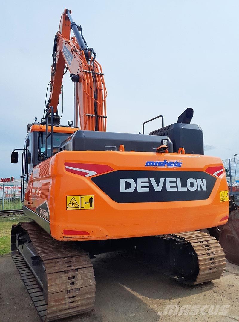 Develon DX 225 LC-7 Pásová rýpadla