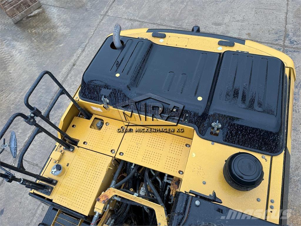 CAT 323 EL Pásová rýpadla