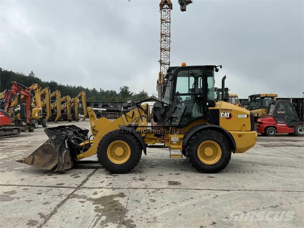 CAT 908M Kolové nakladače