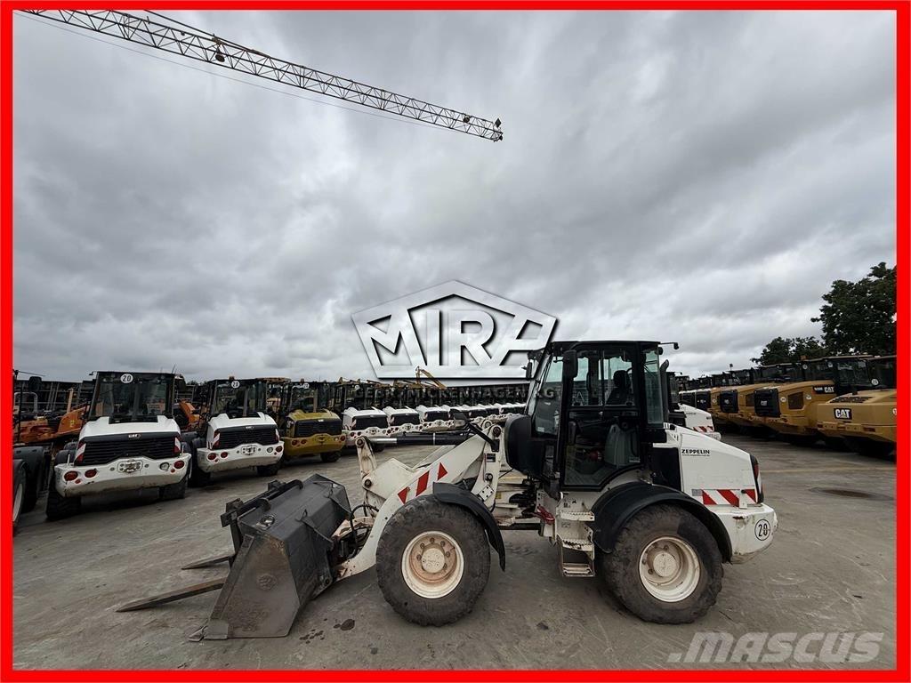 CAT 908M Kolové nakladače