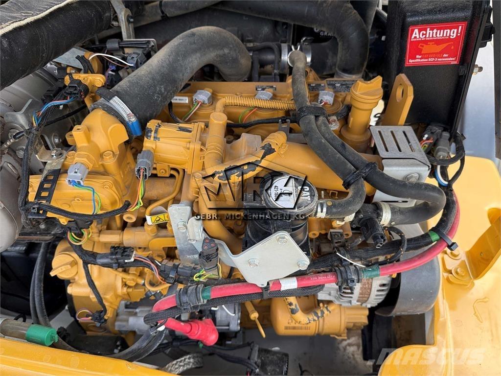 CAT 908M Kolové nakladače