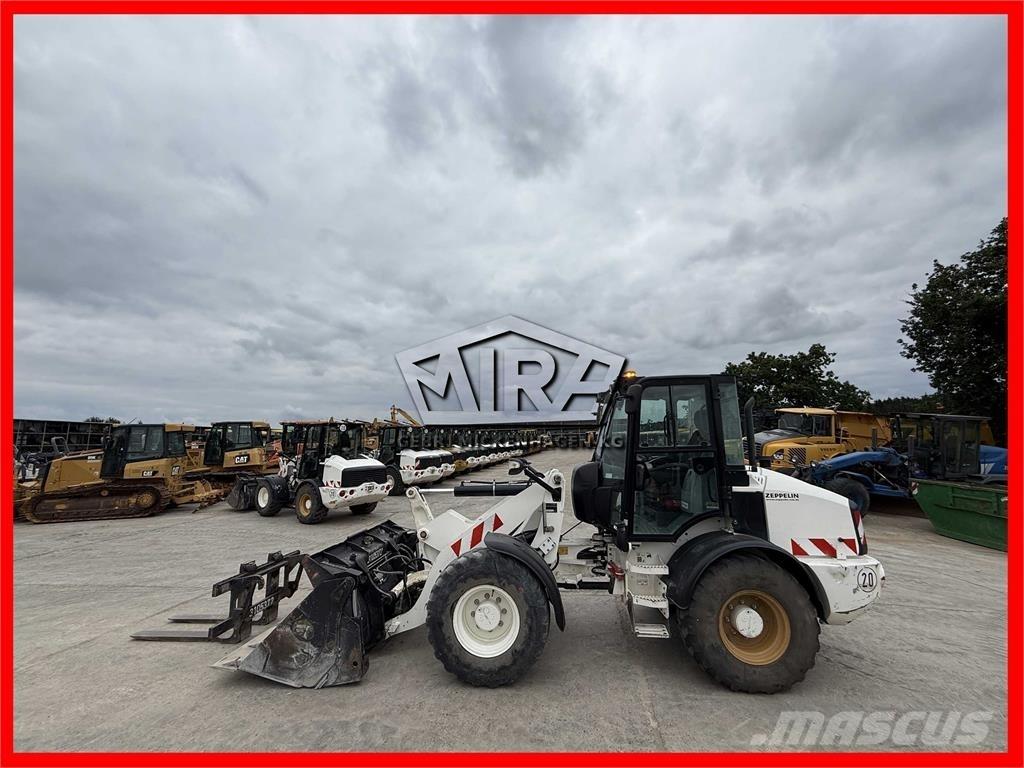 CAT 908M Kolové nakladače