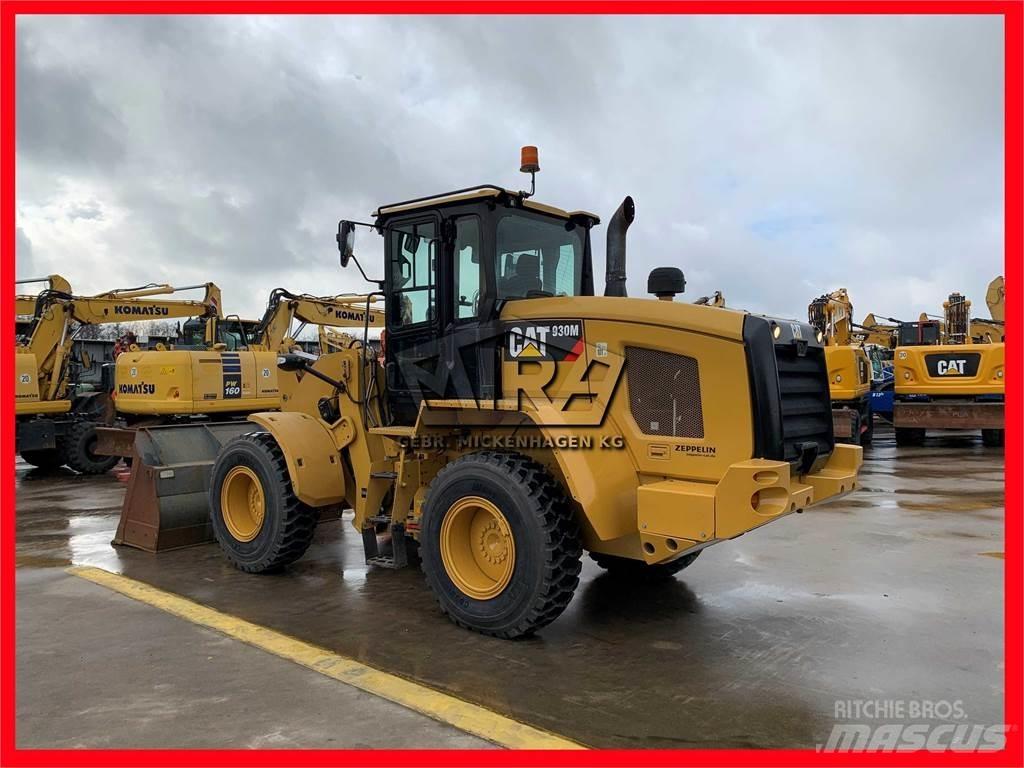 CAT 930M Kolové nakladače
