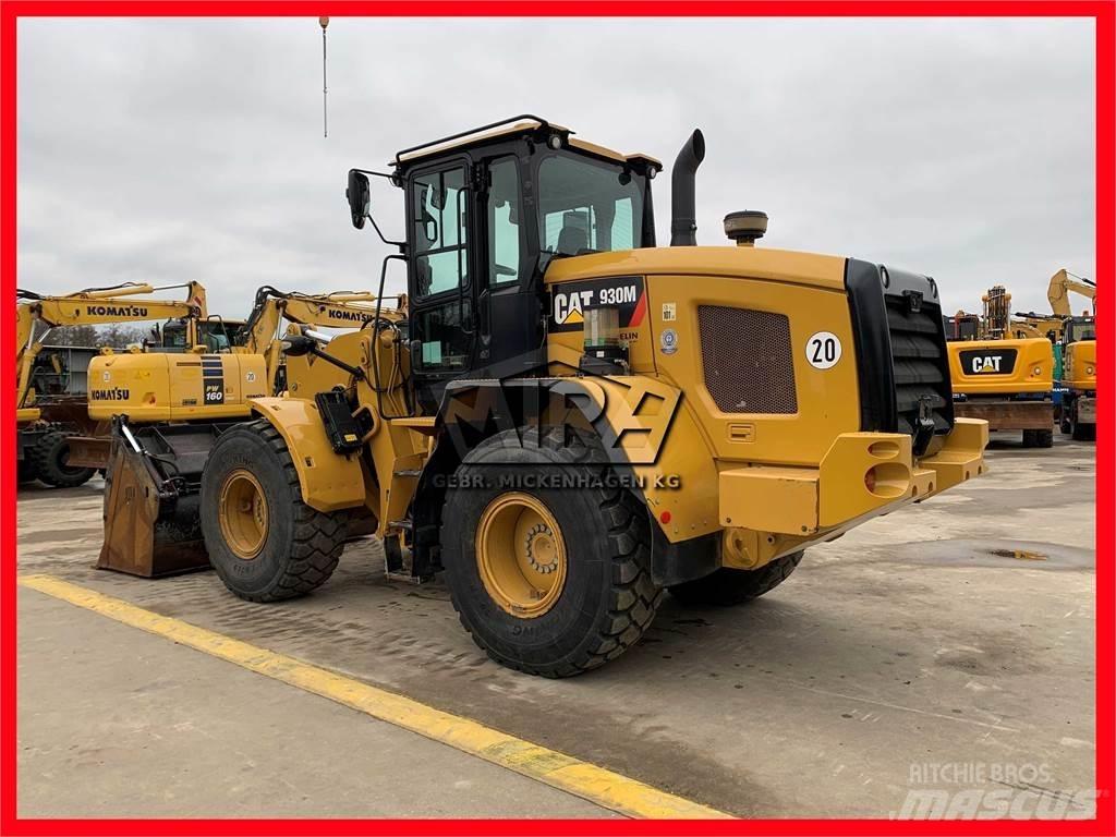 CAT 930M Kolové nakladače