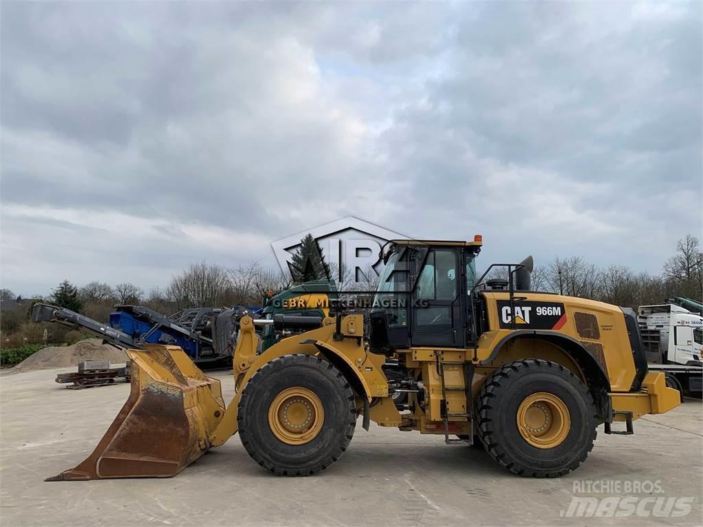 CAT 966M Kolové nakladače