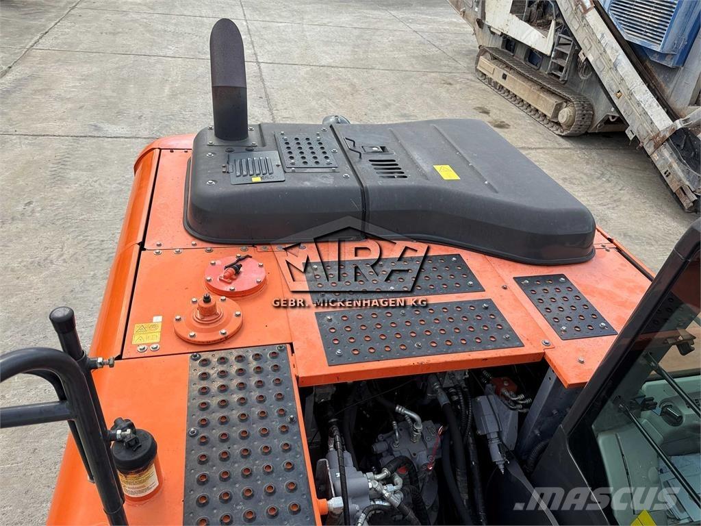 Hitachi ZX 220W-6 Kolová rýpadla