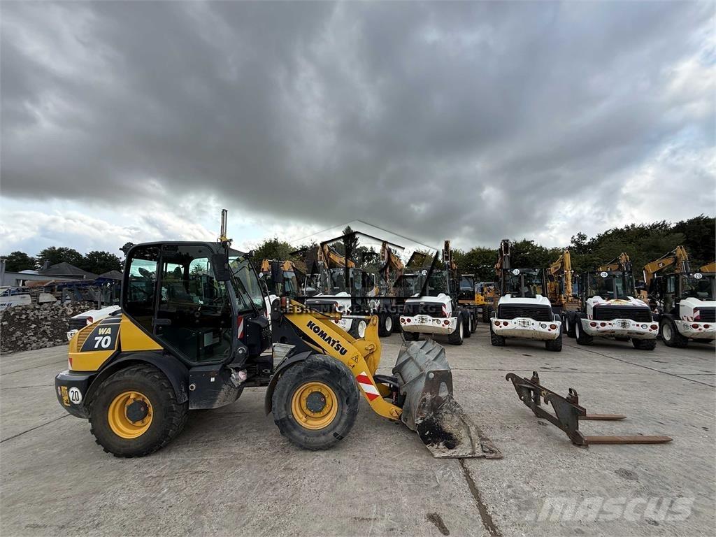 Komatsu WA70-7 Kolové nakladače