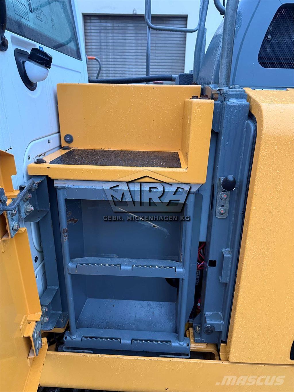 Liebherr R 922 LC Pásová rýpadla