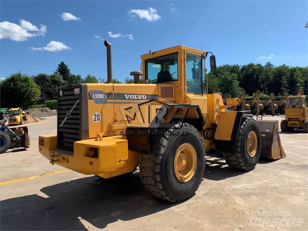 Volvo L 120 C Kolové nakladače