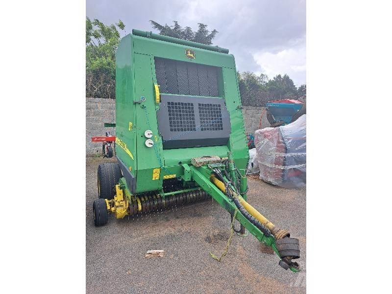 John Deere 592 Lis na válcové balíky