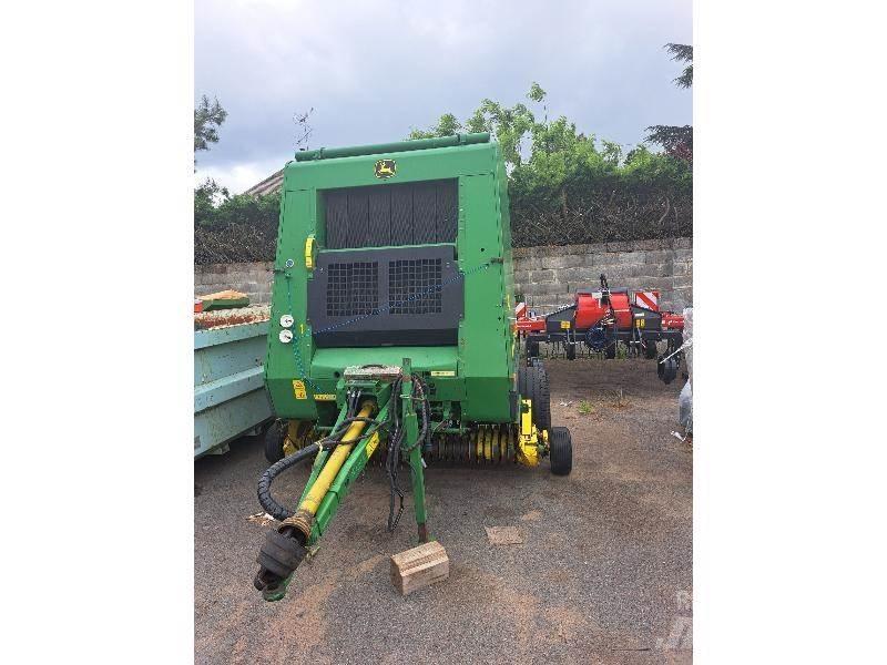 John Deere 592 Lis na válcové balíky