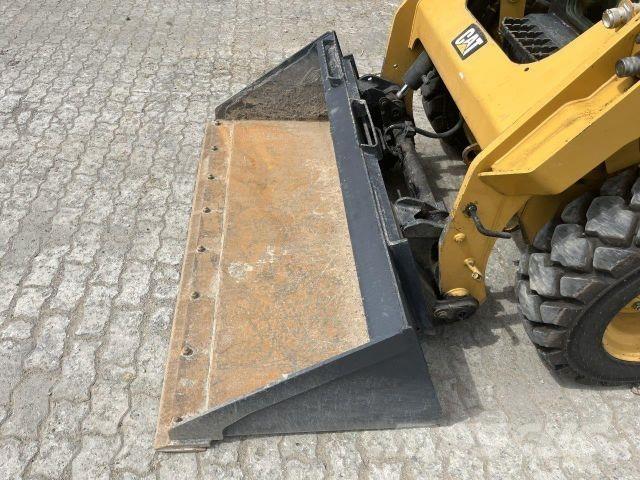 CAT 242D Stavebnictví - ostatní