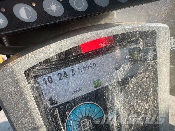 CAT 318F Kolová rýpadla