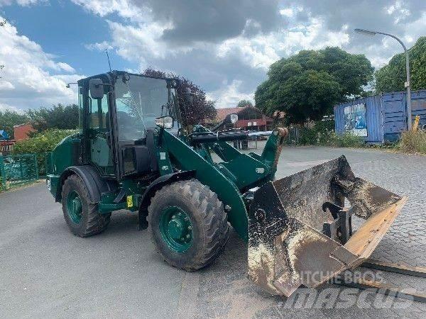 CAT 906 M Kolové nakladače