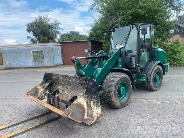 CAT 906 M Kolové nakladače