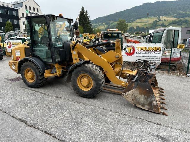 CAT 906H Kolová rýpadla