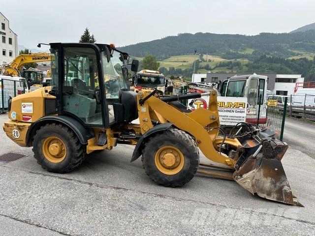 CAT 906H Kolová rýpadla