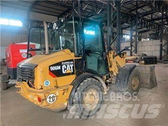 CAT 906M Kolové nakladače