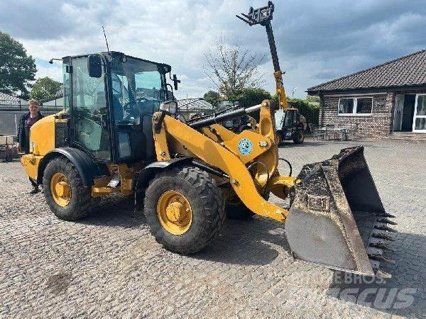CAT 906M Kolové nakladače