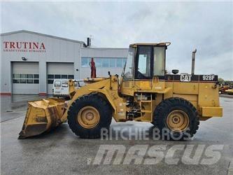 CAT 928F Kolové nakladače