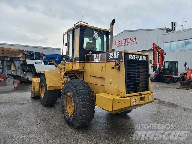 CAT 928F Kolové nakladače