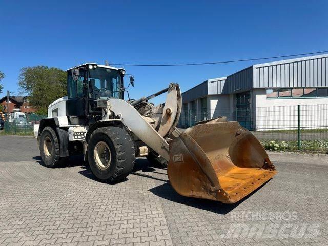 CAT 938 M / High Lift Kolové nakladače