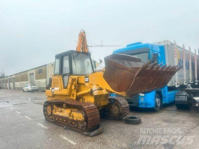 CAT 953 Pásové dozery