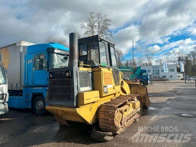CAT 953 Pásové dozery