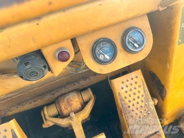 CAT 953 Pásové dozery