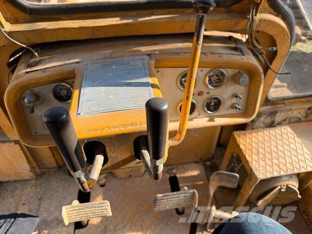 CAT D6C Pásové dozery