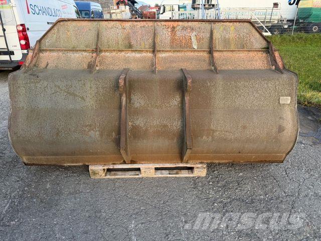  DIV. SCHAUFEL Kolové nakladače