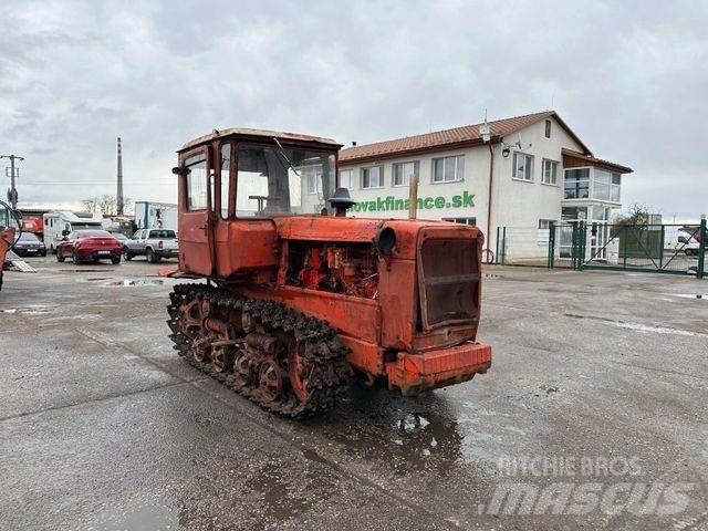  DT75 buldozer Pásové dozery