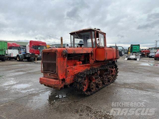  DT75 buldozer Pásové dozery