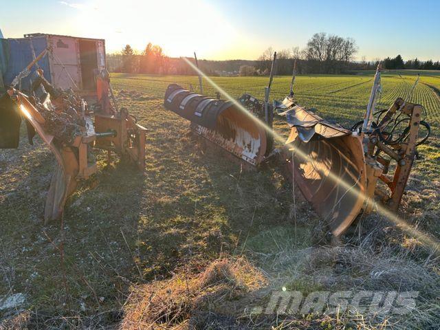 Dücker Schneepflug Oboustranné pluhy