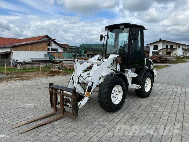 JCB 407 Kolové nakladače