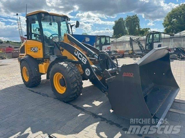 JCB 409 Kolové nakladače