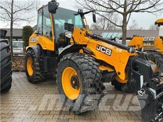 JCB TM 320 Kolové nakladače