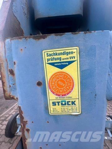  LMK 300 Kran Stavebnictví - ostatní